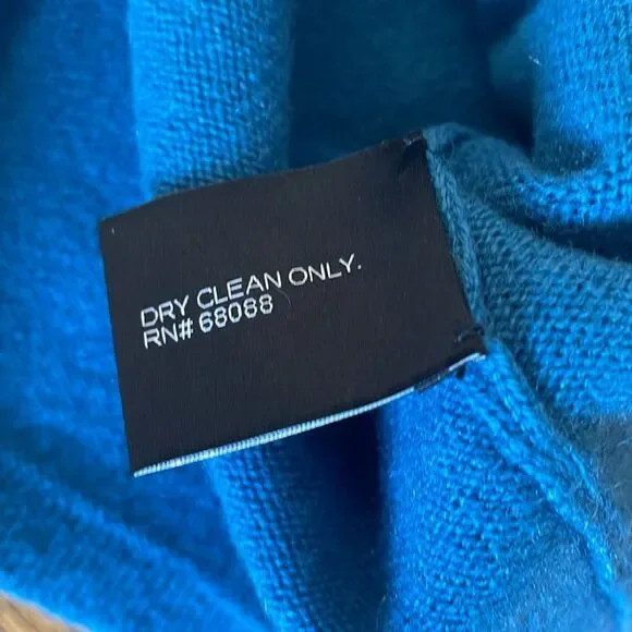 NWT Saks Fifth Avenue 100% Cashmere Cardigan Sweater Size Small Marine Blue